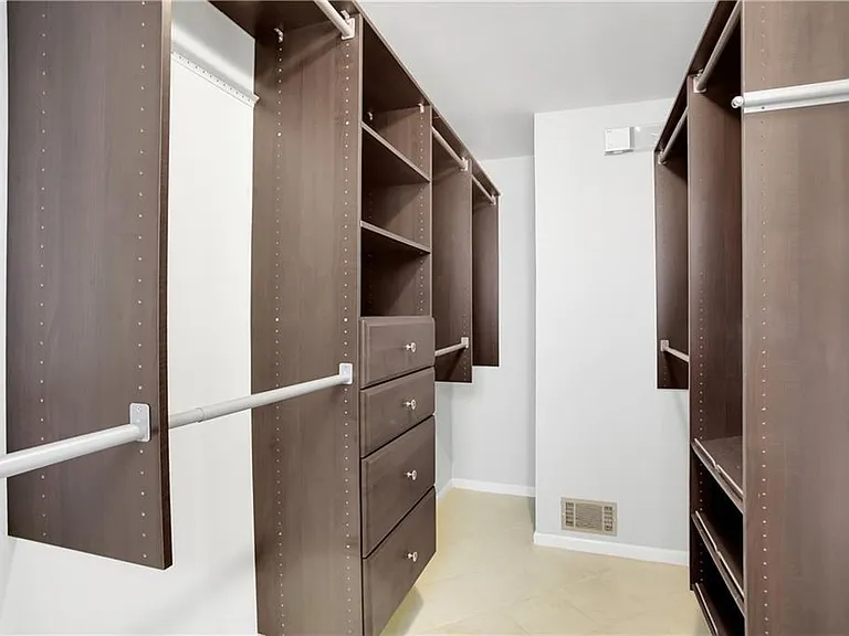 455 Persimmon Ln — Photo 17