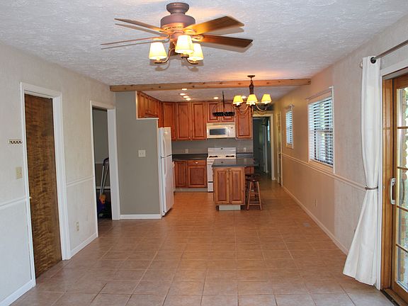 Living Rm looking to Kitchen