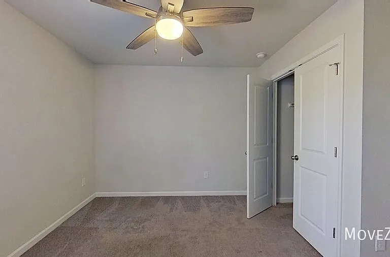 9319 Vineyard Grove Ln NE — Photo 24