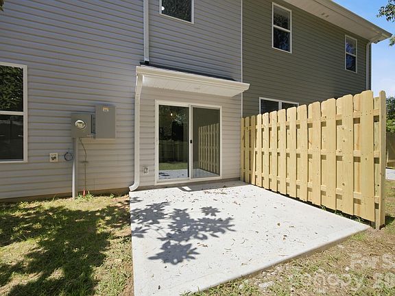 5th image of 325 Lincoln St SW #B