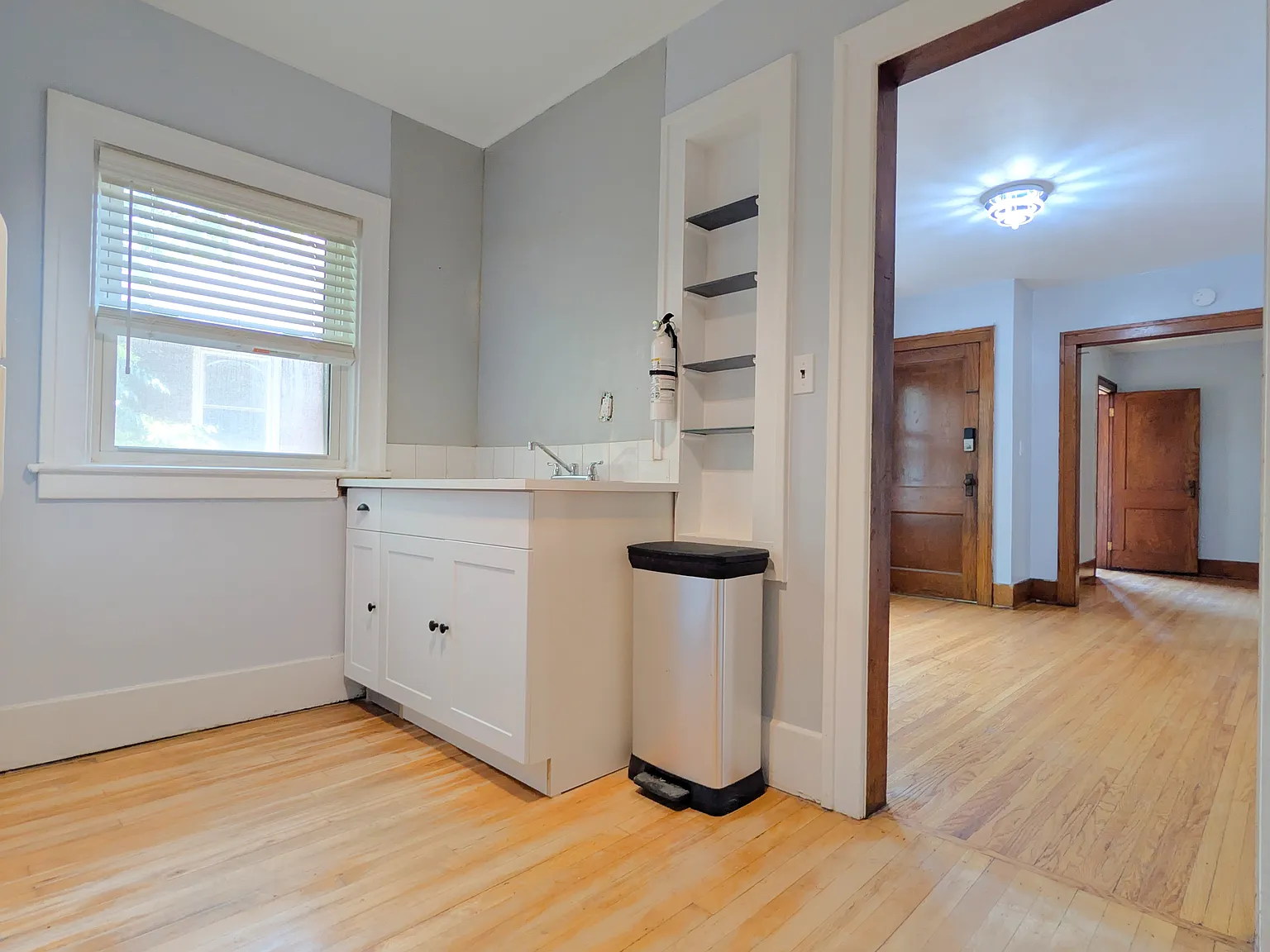 322 Partington Ave - Upper Unit — Photo 2