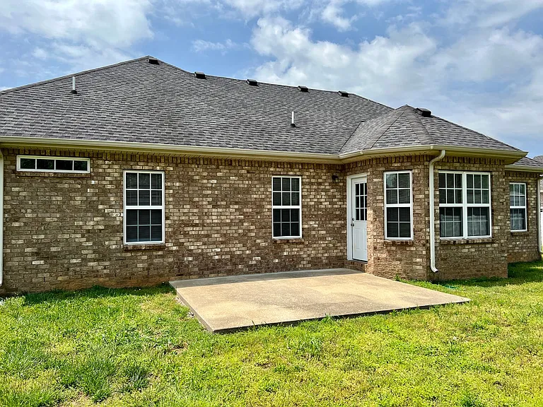 1030 Coral Dr — Photo 5