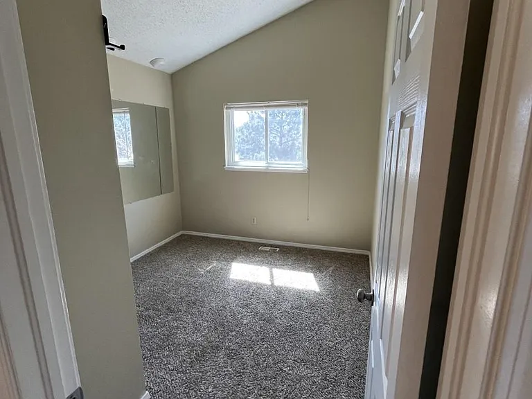 15170 Chelmsford St — Photo 16