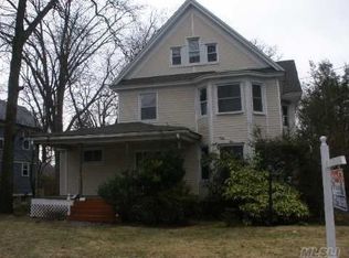 207 Randall Ave, Freeport, NY 11520