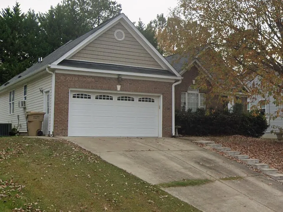 114 Locket Dr