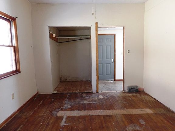 5th image of 737 4th Ave NW