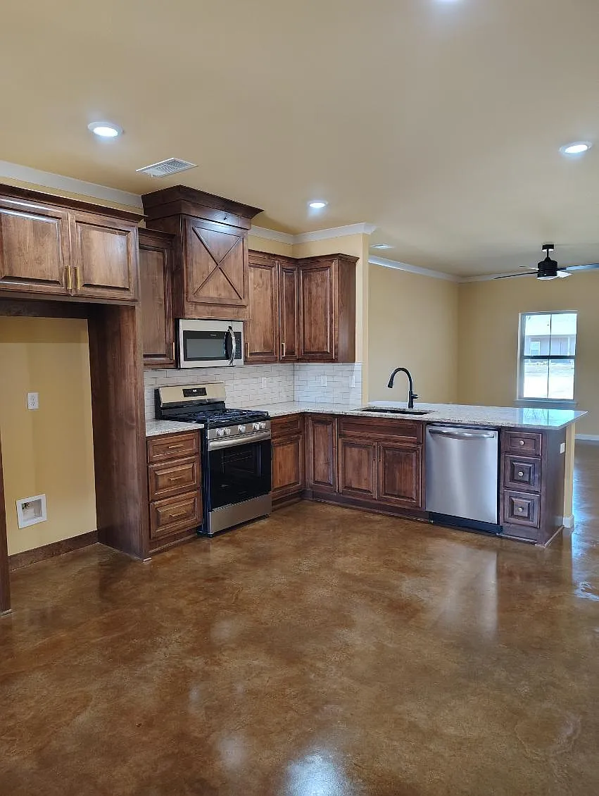 3 bed, 1500 sqft, $1,600 — Photo 4