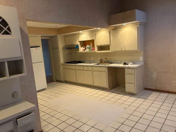 (undisclosed Address), East Brunswick, NJ 08816