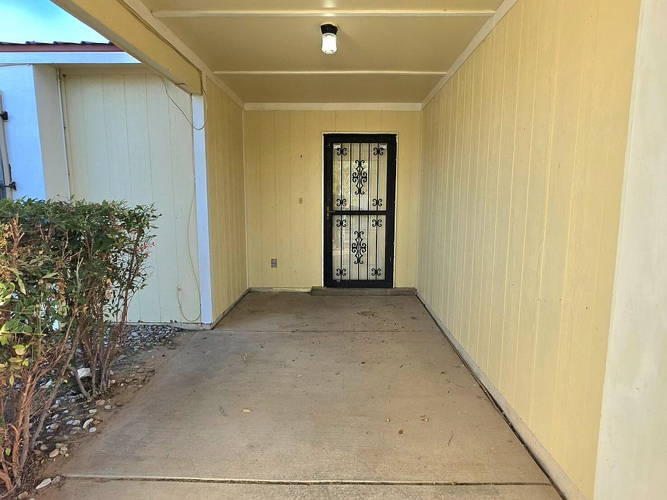 1st image of 101 Marigold Dr SW