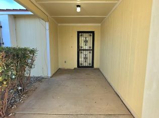 101 Marigold Dr SW, Rio Rancho, NM 87124