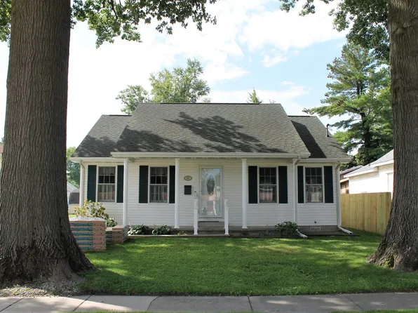 616 E Main Cross St, Taylorville, IL 62568