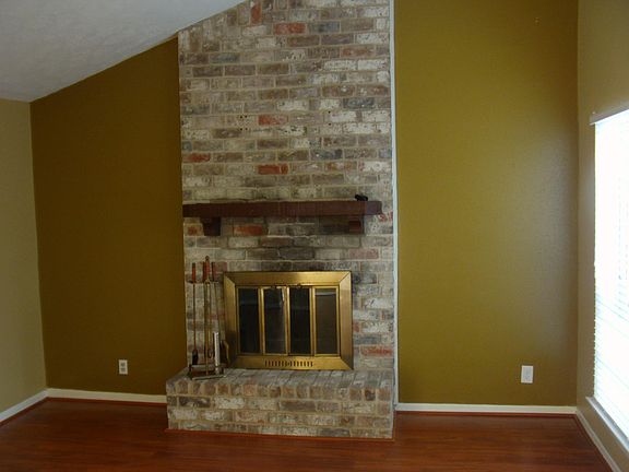 3rd image of 10522 Northview Dr