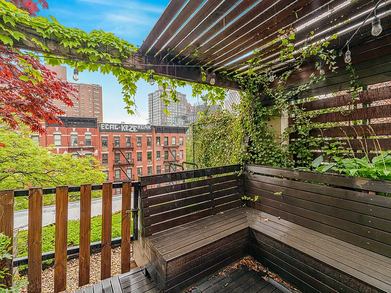 19 1st Ave #3 — Photo 26