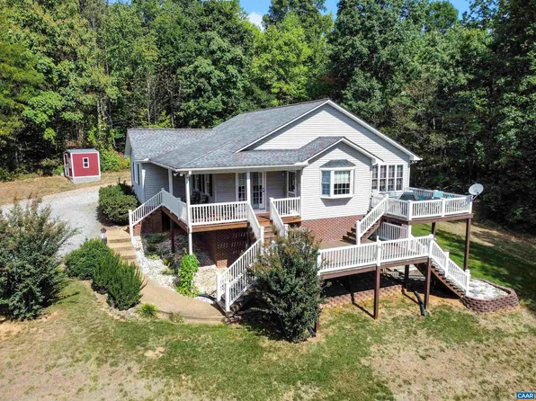 300 Powell Mountain Ct, Stanardsville, VA 22973