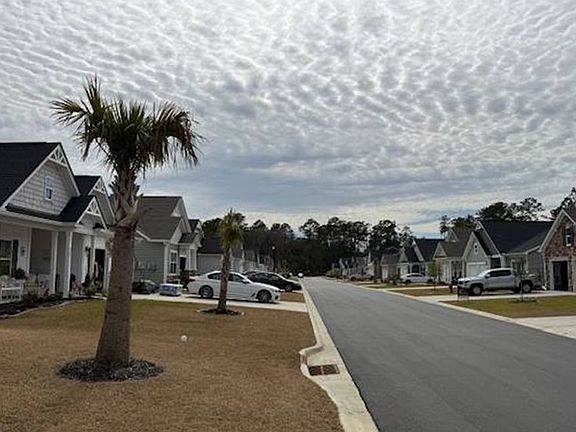 Exterior Neighborhood (street photo)