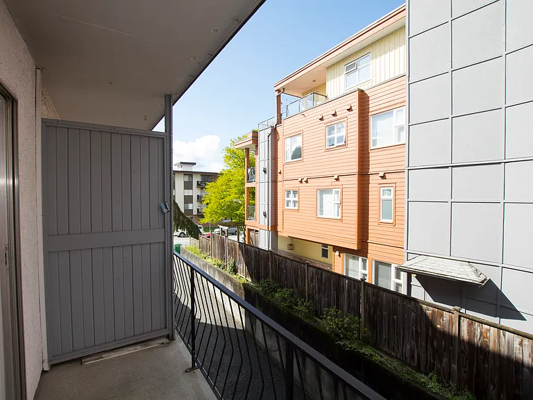 1215 Saint Georges Ave #205 — Photo 2