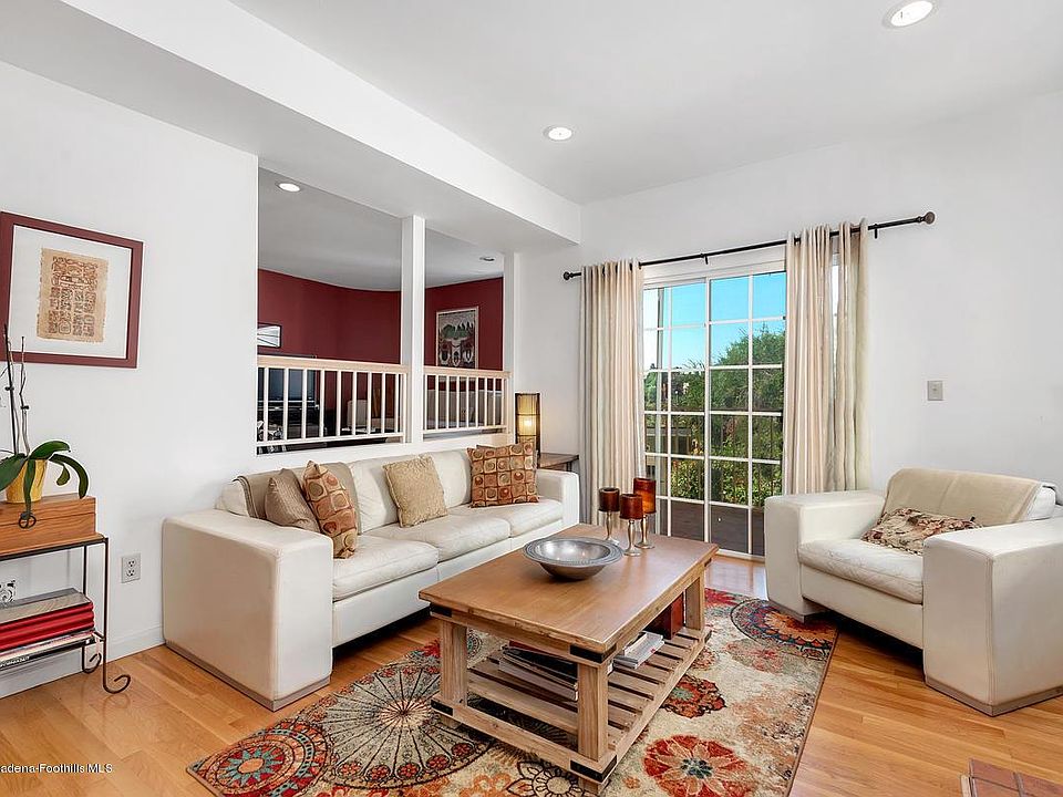 1st image of 714 Sunnyhill Dr
