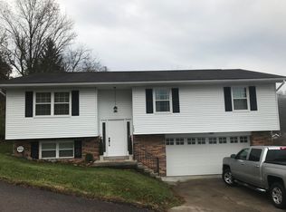 784 Briarwood St, Morgantown, WV 26505