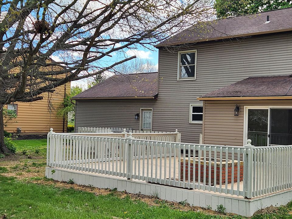 2nd image of 1150 Chanteloup Dr