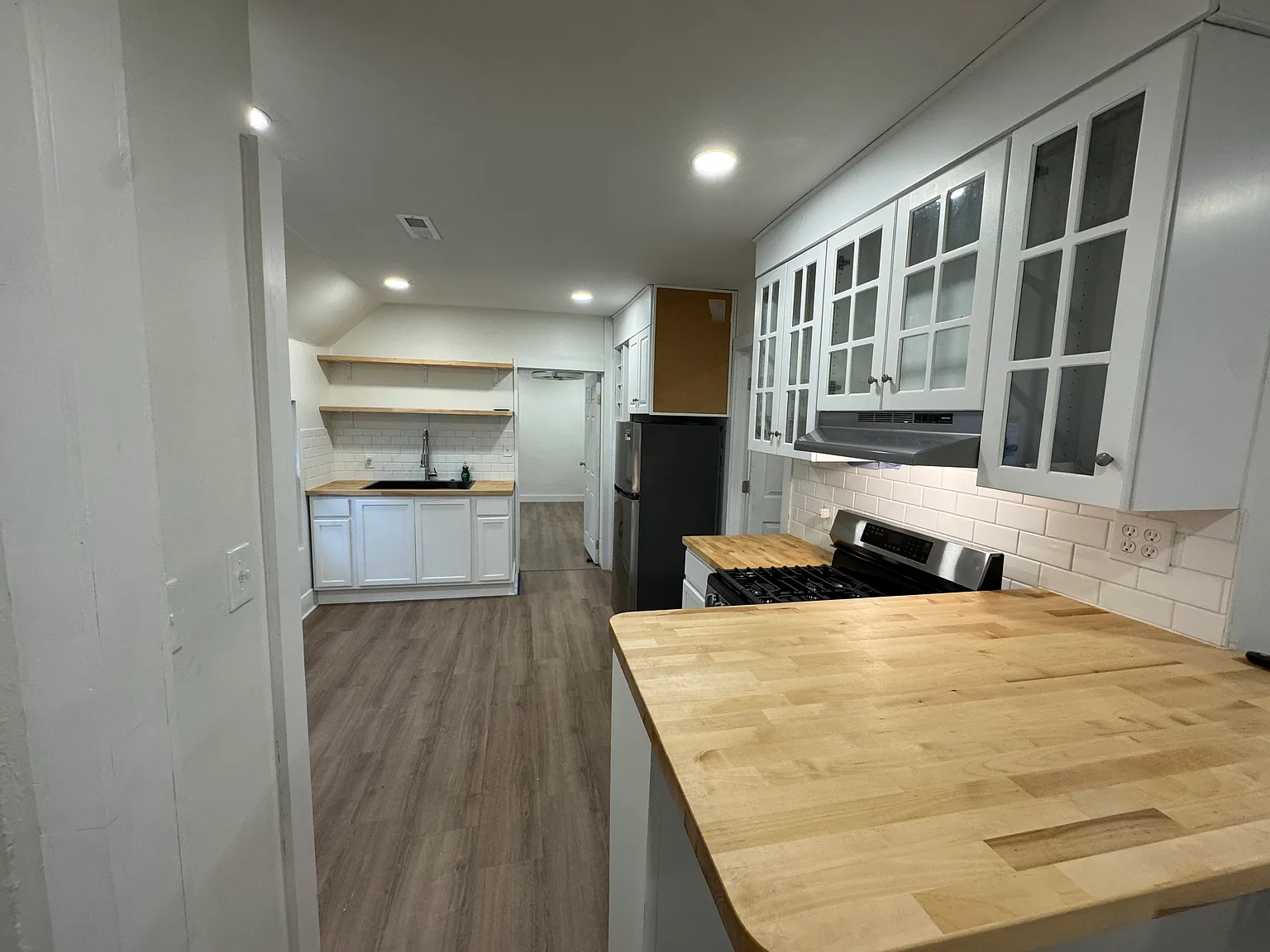 1 bed, 800 sqft, $1,450 — Photo 3