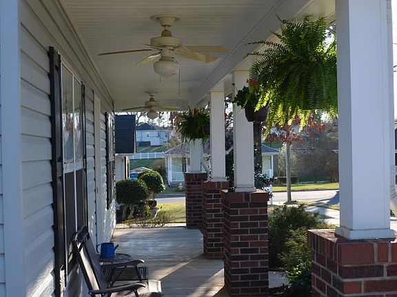 3rd image of 302 Llewellyn St