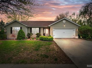 10929 Sylvan Vista Dr, Lebanon, IL 62254
