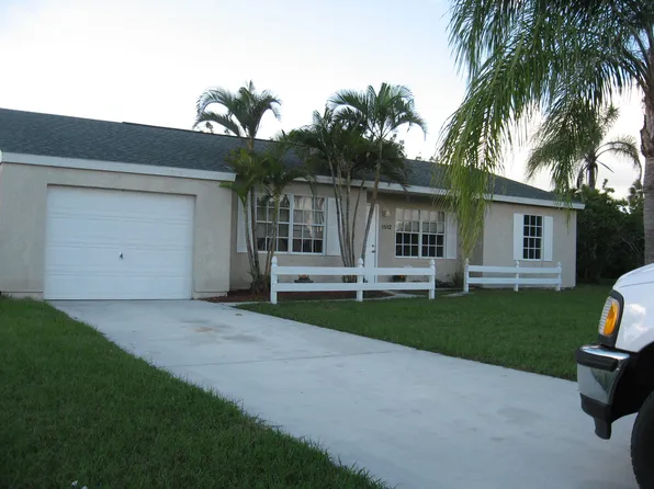 1512 SE Arenson Ln, Port Saint Lucie, FL 34952