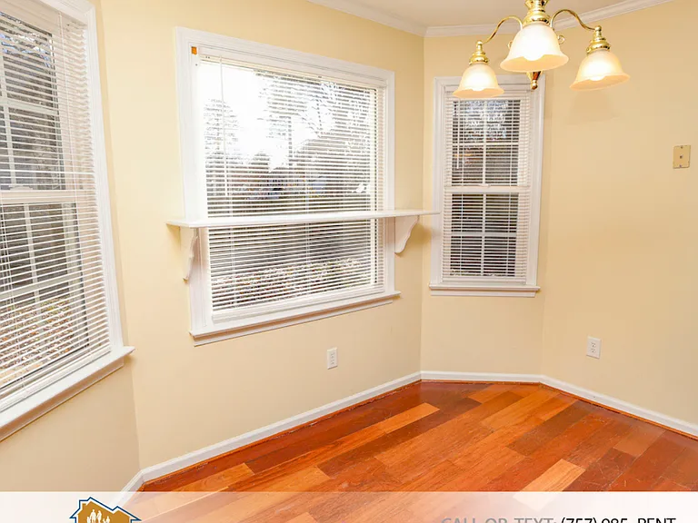 938 Churchill Ln — Photo 9