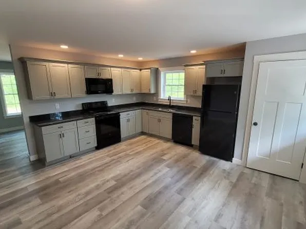119 Griffin Rd, Levant, ME 04456