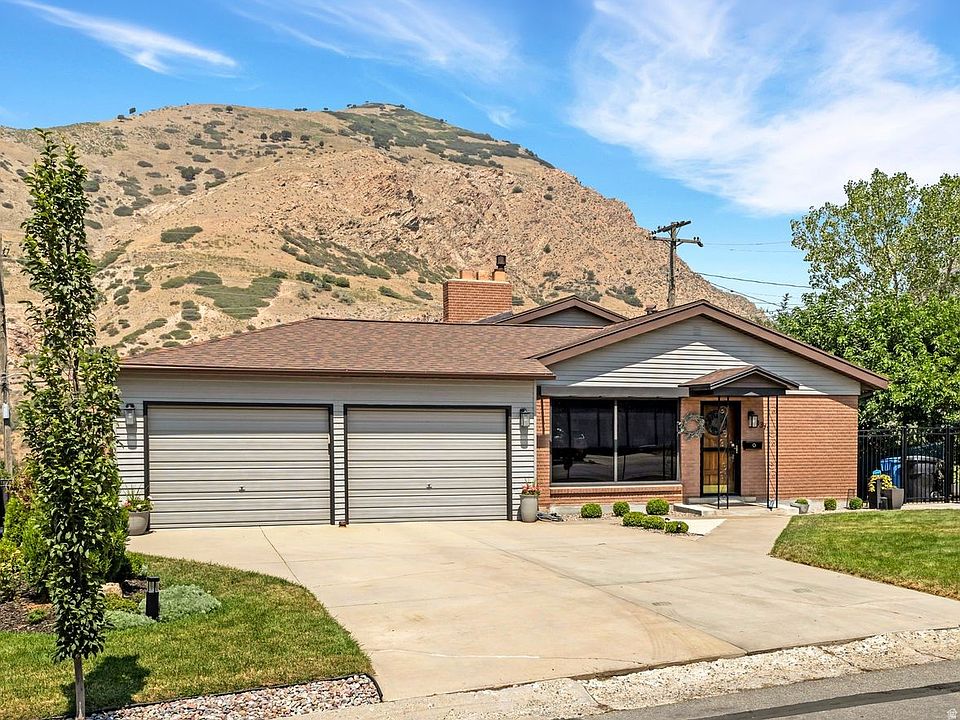 1st image of 3371 E Larchmont Dr