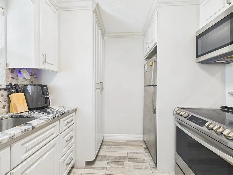 810 Milwaukee St #STUDIO — Photo 11