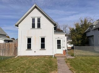 732 W 15th St, Davenport, IA
