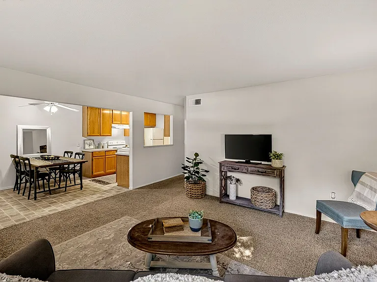 Mission Ranch Apartments — Photo 5