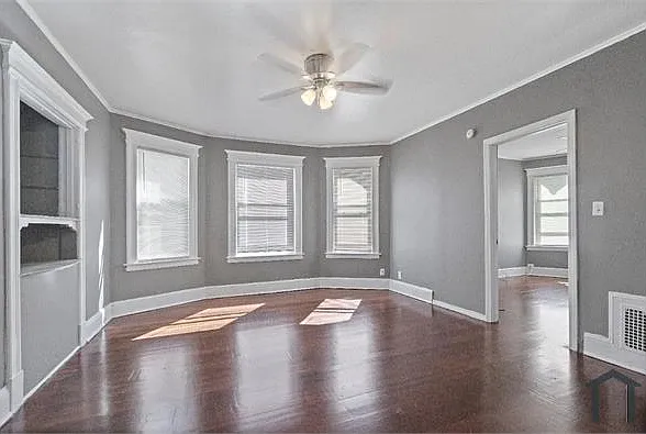64 Rowe Ave — Photo 3