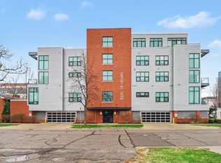 100 N Center St Unit 402, Royal Oak, MI 48067