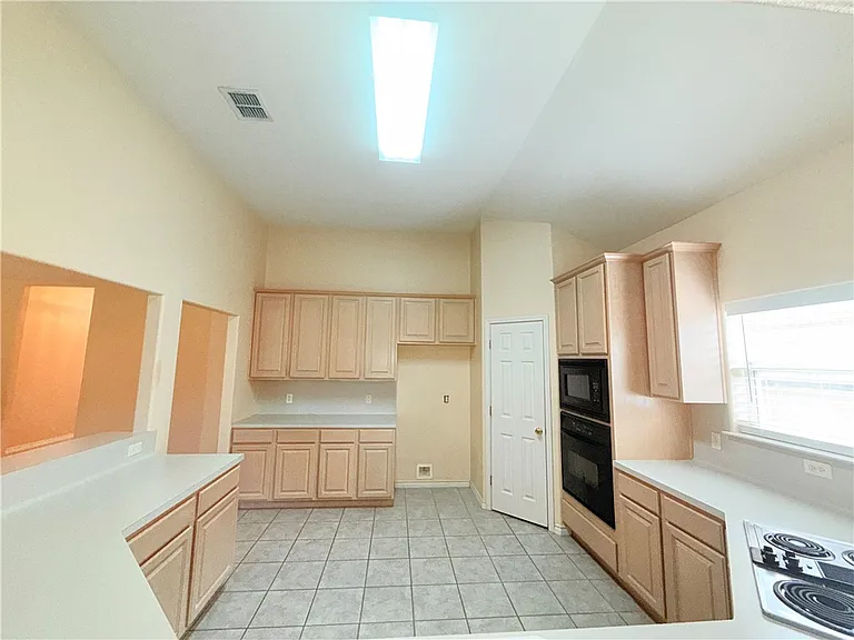 344 Wright Dr — Photo 4