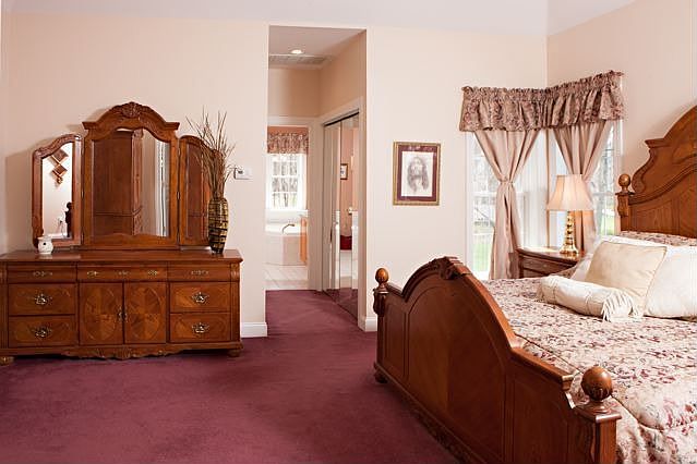 1st image of 47 Oakbrook Ln