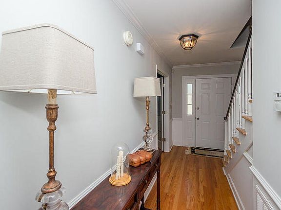 3rd image of 605 Pebble Beach Ct
