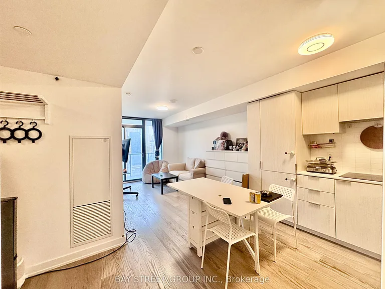 11 Wellesley St W #2103 — Photo 15