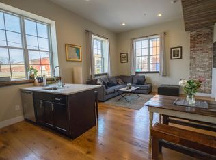 705 S 5th St #201, Philadelphia, PA 19147