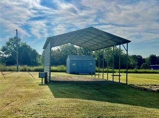 2 S Eagle Ln, Mound City, KS 66056