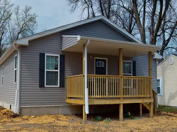 109 S Vermont St, Green Ridge, MO 65332