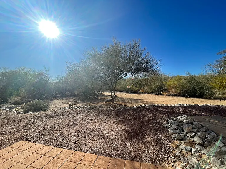 1553 N Paseo La Tinaja — Photo 2
