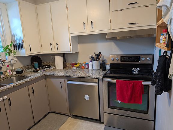 4th image of 29 Sias Ave #1