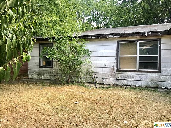 5th image of 1005 Curry Ave