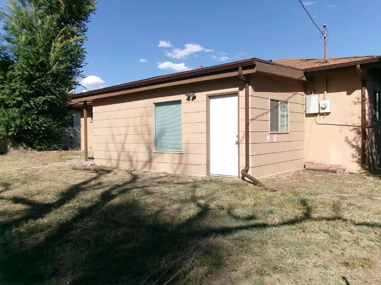 3 bed, 2.0 bath, 1137 sqft, $1,795 — Photo 4
