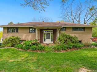 9637 Skyway Dr, Wadsworth, OH 44281