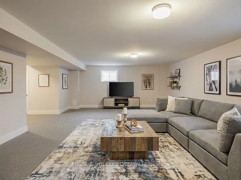 660 Terrier Cir S — Photo 24