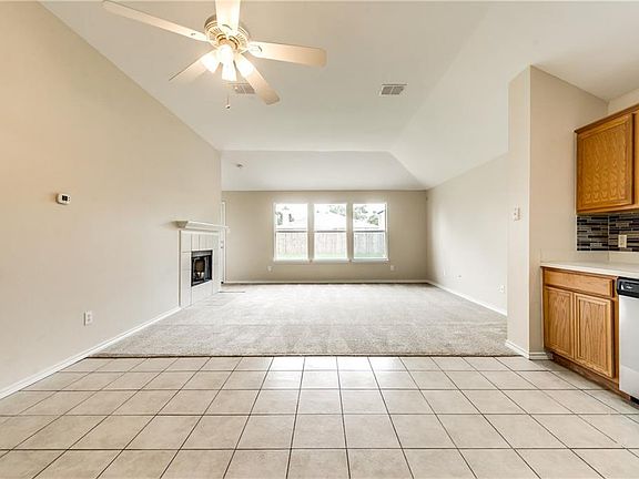 5th image of 301 Hampstead Dr