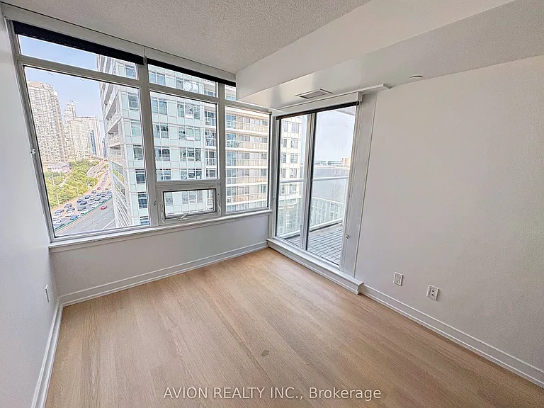 19 Bathurst St #1609 — Photo 7